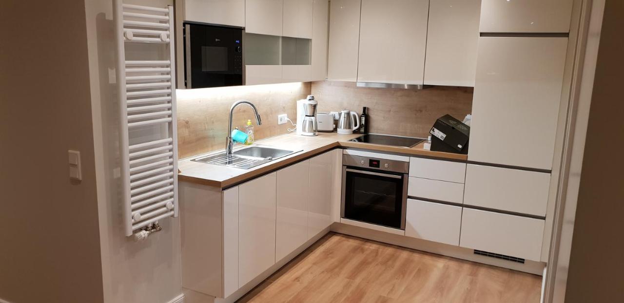 Pistenblume Apartment - Skipiste, Stadtzentrum วินเทอร์แบร์ก ภายนอก รูปภาพ